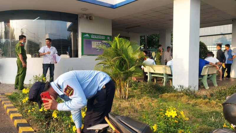 Công an làm việc với các bảo vệ công ty cong-an-dia-phuong-lam-viec-tai-cong-ty