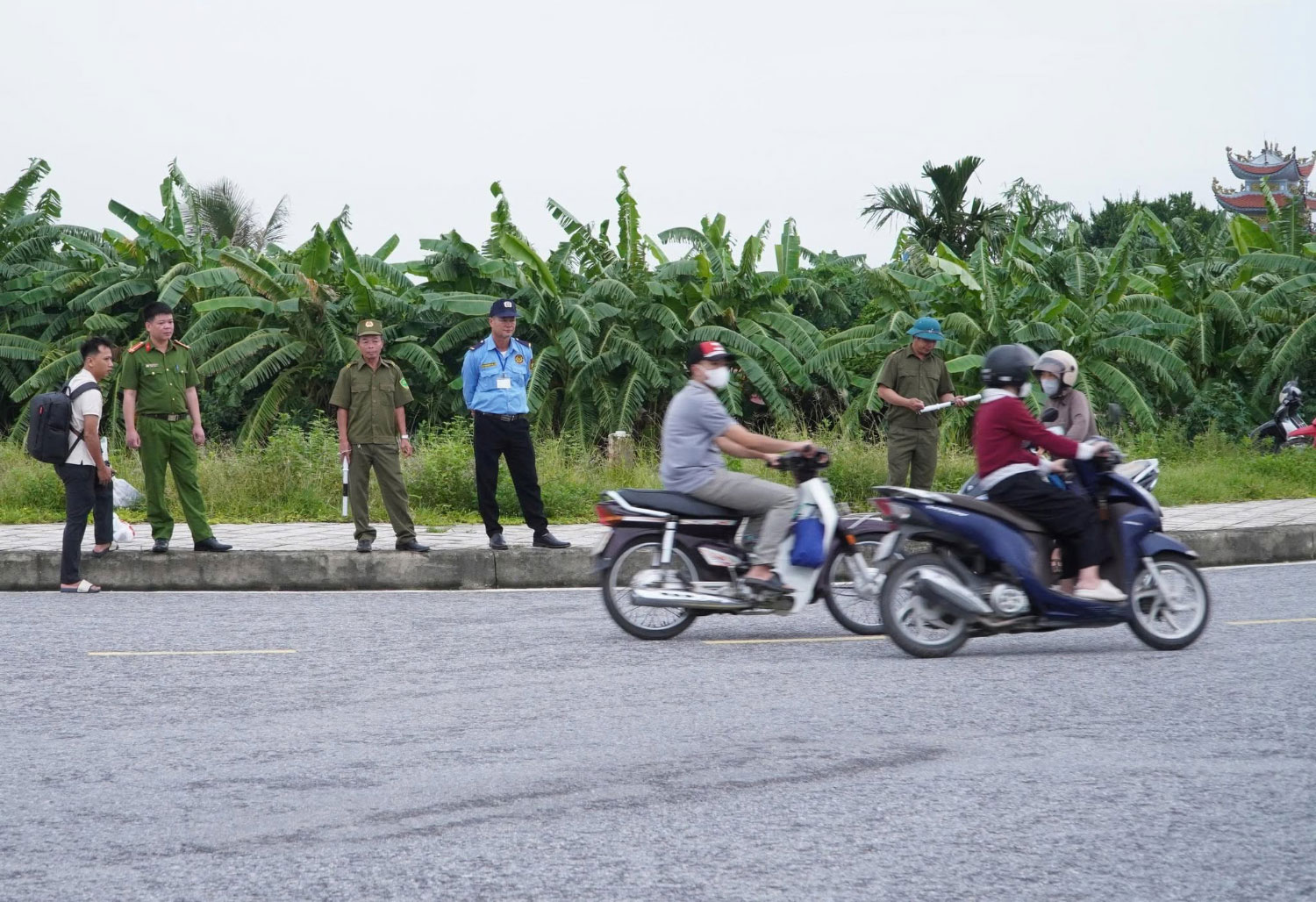bao-ve-viet-a-tham-gia-dam-bao-atgt-tai-lien-ha-thai-5